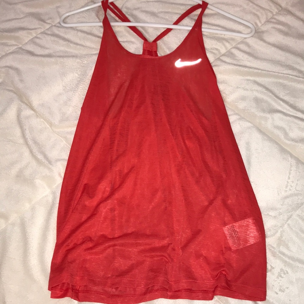 Nike tank SIZE: M